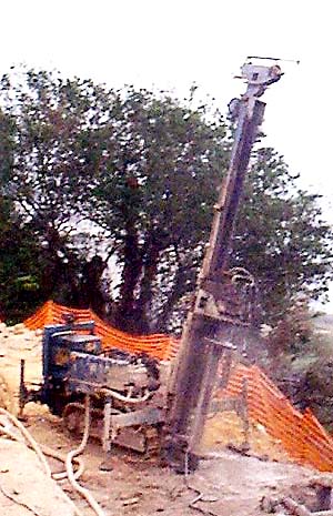 896.jpg (50035 bytes)